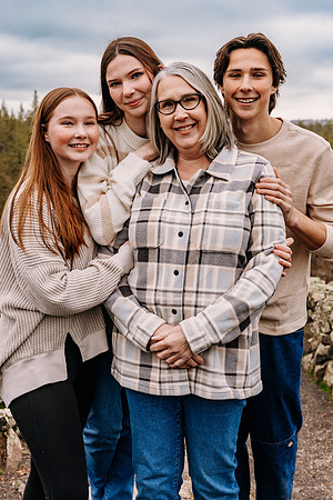 Barb S Family - 12-08-2024 - AW2A7520 - ©Selina Gilchrist
