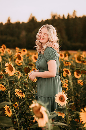 Natalie D - Class of 2023 - Cheney High School - IMG_6505 - September 05, 2022 - ©Radiant Photography by Selina - Selina Gilchrist