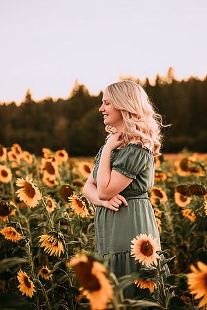 Natalie D - Class of 2023 - Cheney High School - IMG_6542 - September 05, 2022 - ©Radiant Photography by Selina - Selina Gilchrist