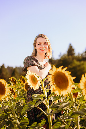 Jena M - Class of 2023 - Half Moon Blooms -IMG_5636 - August 05, 2022 - ©Radiant Photography by Selina - Selina Gilchrist