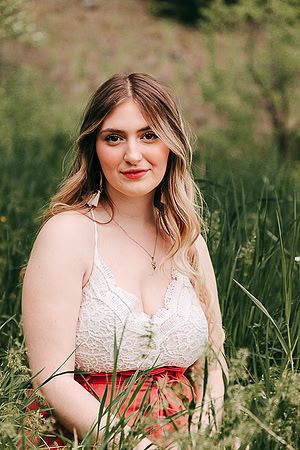 Maddy B Spring - Class of 2022 - IMG_3702 - May 26, 2022 - ©Radiant Photography by Selina - Selina Gilchrist