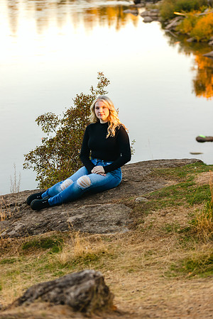 Natalie D - Class of 2023 - Mirabeau Point Park - IMG_0223 - October 15, 2022 - ©Radiant Photography by Selina - Selina Gilchrist