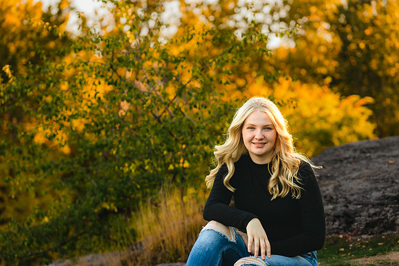 Natalie D - Class of 2023 - Mirabeau Point Park - IMG_0239 - October 15, 2022 - ©Radiant Photography by Selina - Selina Gilchrist