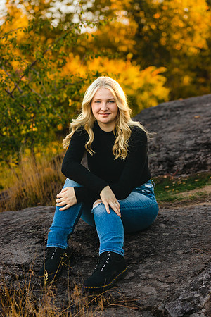 Natalie D - Class of 2023 - Mirabeau Point Park - IMG_0247 - October 15, 2022 - ©Radiant Photography by Selina - Selina Gilchrist