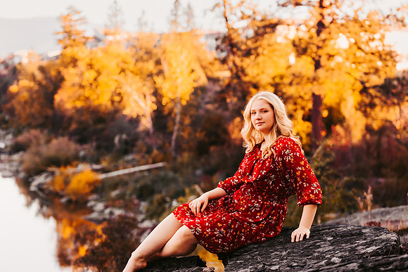 Natalie D - Class of 2023 - Mirabeau Point Park - IMG_0316 - October 15, 2022 - ©Radiant Photography by Selina - Selina Gilchrist