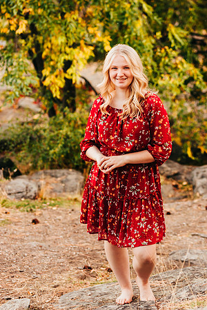 Natalie D - Class of 2023 - Mirabeau Point Park - IMG_0371 - October 15, 2022 - ©Radiant Photography by Selina - Selina Gilchrist