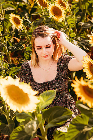 Jena M - Class of 2023 - Half Moon Blooms -IMG_5649 - August 05, 2022 - ©Radiant Photography by Selina - Selina Gilchrist