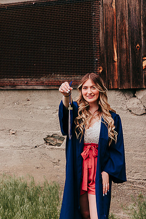 Maddy B Spring - Class of 2022 - IMG_3295 - May 26, 2022 - ©Radiant Photography by Selina - Selina Gilchrist