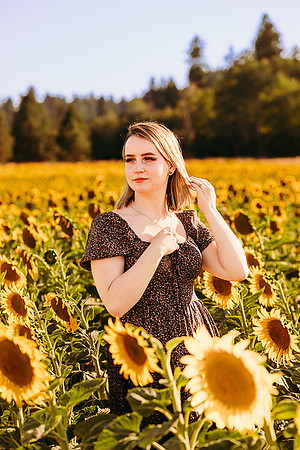 Jena M - Class of 2023 - Half Moon Blooms -IMG_5637 - August 05, 2022 - ©Radiant Photography by Selina - Selina Gilchrist