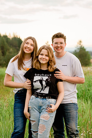 IMG_3584 Sara & family - June 15, 2021 - Radiant Photography by Selina - Selina Gilchrist
