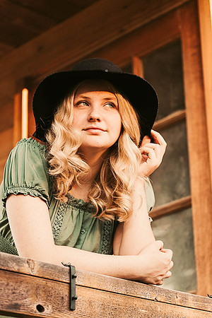 Natalie D - Class of 2023 -Natalie D - Class of 2023 - Cheney High School - IMG_6305 - September 05, 2022 - ©Radiant Photography by Selina - Selina Gilchrist - September 05, 2022 - Radiant Photography