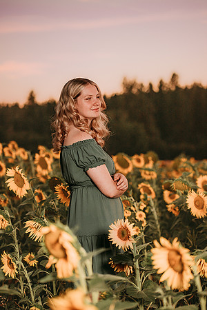 Natalie D - Class of 2023 - Cheney High School - IMG_6575 - September 05, 2022 - ©Radiant Photography by Selina - Selina Gilchrist