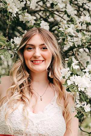 Maddy B Spring - Class of 2022 - IMG_3580 - May 26, 2022 - ©Radiant Photography by Selina - Selina Gilchrist