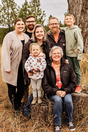Darcy M & family 11-16-24 - AW2A1397 - ©Selina Gilchrist