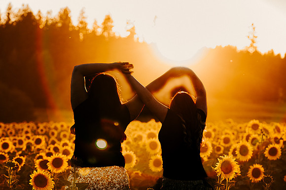 Erika & Kaitlynn - Sunflowers Best Friends -IMG_0361 - July 31, 2022 - ©Radiant Photography by Selina - Selina Gilchrist