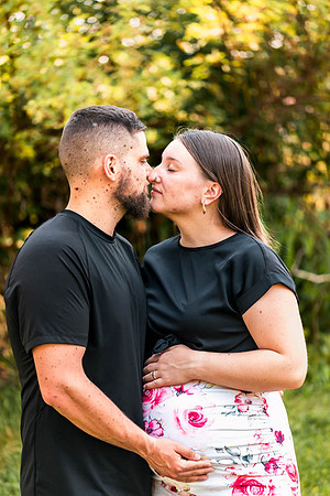 Shelby & Sterling - maternity - IMG_2395 - July 05, 2023 - Radiant Photography by Selina-Selina Gilchrist