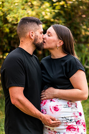 Shelby & Sterling - maternity - IMG_2396 - July 05, 2023 - Radiant Photography by Selina-Selina Gilchrist