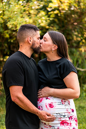 Shelby & Sterling - maternity - IMG_2397 - July 05, 2023 - Radiant Photography by Selina-Selina Gilchrist