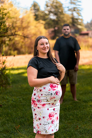 Shelby & Sterling - maternity - IMG_2401 - July 05, 2023 - Radiant Photography by Selina-Selina Gilchrist