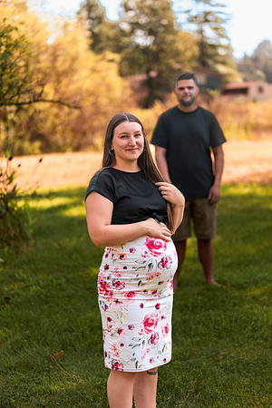 Shelby & Sterling - maternity - IMG_2403 - July 05, 2023 - Radiant Photography by Selina-Selina Gilchrist