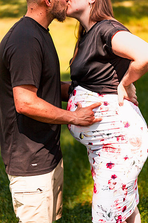 Shelby & Sterling - maternity - IMG_2435 - July 05, 2023 - Radiant Photography by Selina-Selina Gilchrist