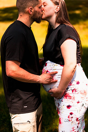 Shelby & Sterling - maternity - IMG_2437 - July 05, 2023 - Radiant Photography by Selina-Selina Gilchrist