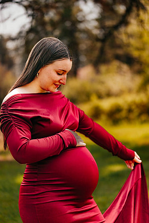 Shelby & Sterling - maternity - IMG_2513 - July 05, 2023 - Radiant Photography by Selina-Selina Gilchrist