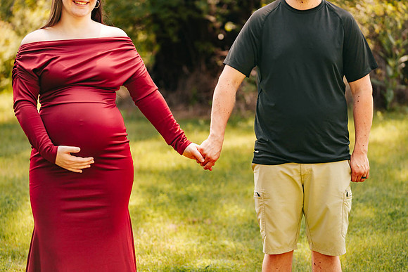 Shelby & Sterling - maternity - IMG_2539 - July 05, 2023 - Radiant Photography by Selina-Selina Gilchrist
