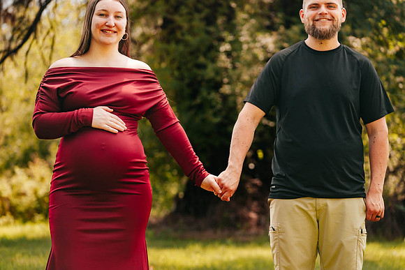 Shelby & Sterling - maternity - IMG_2542 - July 05, 2023 - Radiant Photography by Selina-Selina Gilchrist