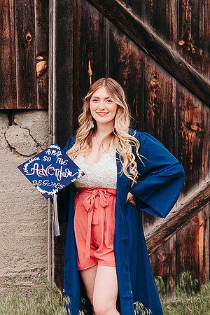 Maddy B Spring - Class of 2022 - IMG_3264 - May 26, 2022 - ©Radiant Photography by Selina - Selina Gilchrist