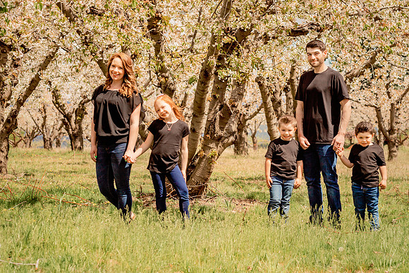 IMG_0326 - Nicole & Kaleb Family May 01, 2021 - Radiant Photography by Selina - Selina Gilchrist