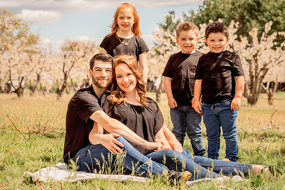 IMG_0409 - Nicole & Kaleb Family May 01, 2021 - Radiant Photography by Selina - Selina Gilchrist