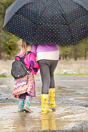 Sibling love & puddle jumping
