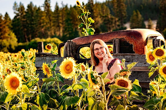 Kelly Anderson_sunflowers - IMG_5138 - July 23, 2023 - Radiant Photography by Selina-Selina Gilchrist