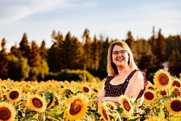 Kelly Anderson_sunflowers - IMG_5148 - July 23, 2023 - Radiant Photography by Selina-Selina Gilchrist