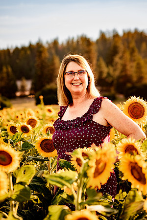 Kelly Anderson_sunflowers - IMG_5151 - July 23, 2023 - Radiant Photography by Selina-Selina Gilchrist