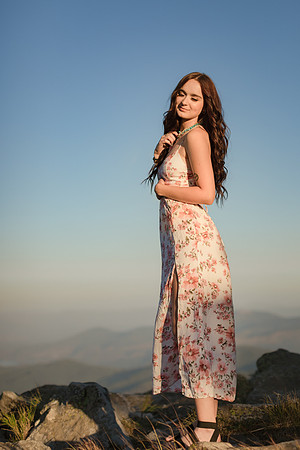 IMG_7368 -  Lauren Y - Class of 2022 - Mt Spokane Vista House -September 05, 2021 - ©Radiant Photography by Selina - Selina Gilchrist_