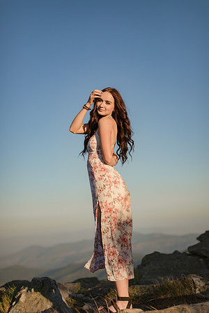IMG_7373 -  Lauren Y - Class of 2022 - Mt Spokane Vista House -September 05, 2021 - ©Radiant Photography by Selina - Selina Gilchrist_