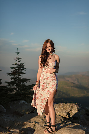 IMG_7376 -  Lauren Y - Class of 2022 - Mt Spokane Vista House -September 05, 2021 - ©Radiant Photography by Selina - Selina Gilchrist_