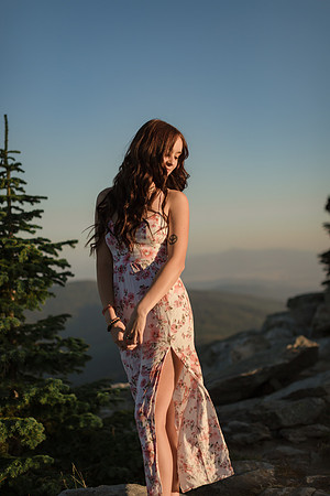 IMG_7391 -  Lauren Y - Class of 2022 - Mt Spokane Vista House -September 05, 2021 - ©Radiant Photography by Selina - Selina Gilchrist_