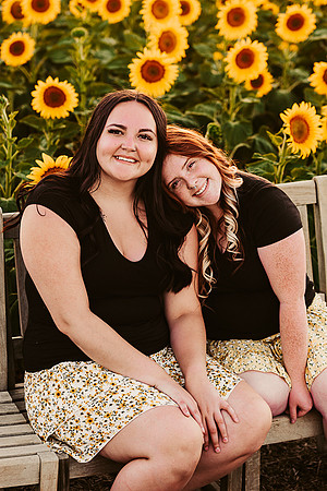 Erika & Kaitlynn - Sunflowers Best Friends -IMG_0367 - July 31, 2022 - ©Radiant Photography by Selina - Selina Gilchrist