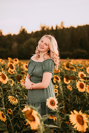 Natalie D - Class of 2023 - Cheney High School - IMG_6527 - September 05, 2022 - ©Radiant Photography by Selina - Selina Gilchrist