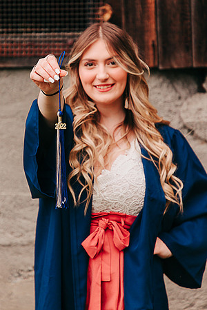 Maddy B Spring - Class of 2022 - IMG_3300 - May 26, 2022 - ©Radiant Photography by Selina - Selina Gilchrist