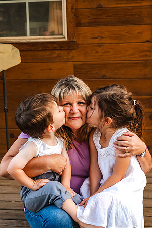 Linda F & family - IMG_4956 - August 22, 2021 - Radiant Photography by Selina-Selina Gilchrist