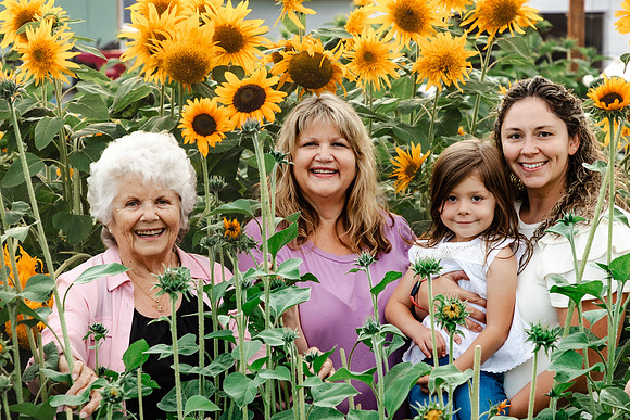 Linda F & family - IMG_4546 - August 22, 2021 - Radiant Photography by Selina-Selina Gilchrist