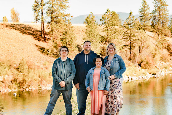 Bree & Arron Family - Mirabeau Point Park - IMG_2672 - October 03, 2021 - Radiant Photography by Selina - Selina Gilchrist