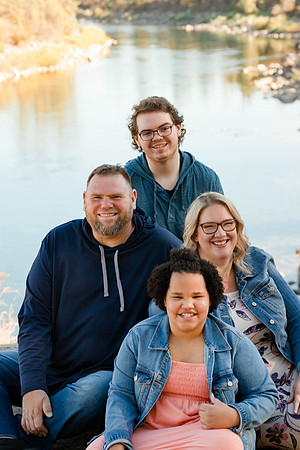 Bree & Arron Family - Mirabeau Point Park - IMG_2685 - October 03, 2021 - Radiant Photography by Selina - Selina Gilchrist