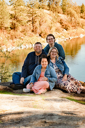 Bree & Arron Family - Mirabeau Point Park - IMG_2687 - October 03, 2021 - Radiant Photography by Selina - Selina Gilchrist