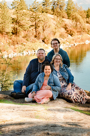 Bree & Arron Family - Mirabeau Point Park - IMG_2689 - October 03, 2021 - Radiant Photography by Selina - Selina Gilchrist