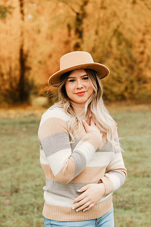 Natalee H - Class of 2022 - IMG_0338 - October 24, 2021 - Radiant Photography by Selina - Selina Gilchrist